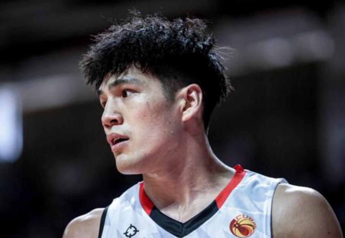 记者：广东换来陈国豪并希望用他换得焦泊乔，但交易仍不确定